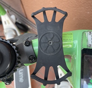 LImeのスマホホルダー